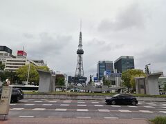 待ち合わせ場所である栄の久屋大通公園へ。
無事友人と合流。
さて、行きますか。これからやっと今日の本番です。