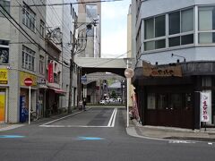 お土産を購入するのに、毎回訪れる「やまとや」
道路を挟んで、昼食を食べる「ふくまんラーメン」