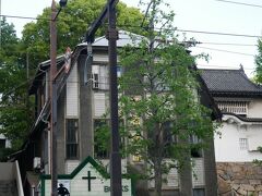 その近くにはレトロ建築の禁酒会館。
今は喫茶店になっている。
それにしてもこの写真建物ほとんど映ってないわ。
建物の前の木はとにかくせめて鉄柱はない場所から写真撮れば良かった。