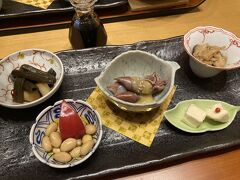 前菜5種盛り！
何やら日本酒に合いそうなものばかり。