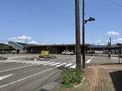 小出橋を渡り、JR小出駅に到着しました。

本編旅行記を最後までご覧いただき、ありがとうございます。

この続きは『2023年5月春の週末一泊一人旅～福島県奥会津②：JR只見線（小出→会津川口）～』となります。
https://4travel.jp/travelogue/11831941