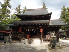 築山神社の東隣に鎮座している八坂神社。こちらの社殿は1512年、室町時代に大内義興が建てたもので、国の重要文化財にも指定されています。まさに室町時代・戦国時代の建物そのものです。ここは見逃せません。