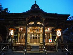 　蒼紫神社(  https://www.aoshijinja.or.jp/   )参拝。

＜資料＞
越後の歴史を見まもり続ける、悠久の杜もり。

かつて越後の国を治めた長岡藩の要となった長岡城。その本丸の一画に鎮座していた神社こそ、この蒼柴神社です。

「お山」という愛称で親しまれる悠久山に遷座した現在でも、越後長岡の人々を見まもり続けています

ご祭神
●牧野駿河守源忠辰（まきのただとき）

長岡藩の三代目藩主。長岡中興の祖と敬慕された英主で、事代主命(えびす様)をもっとも崇敬していたことから蒼柴霊神、のちに蒼柴大明神の神号が贈られます