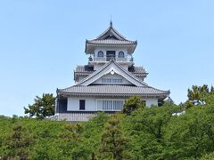 木下藤吉郎が羽柴秀吉を名乗り、初めて城主となった長浜城は、豊臣家滅亡後に取り壊され、主に彦根城の資材となったそうです。

