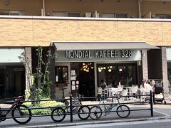 続いて2件目は心斎橋近くにある
MONDIAL KAFFEE 328さん。

世界大会で優勝したバリスタさんがいる。