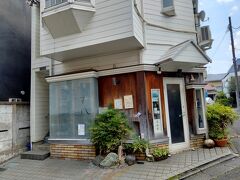 お店は、住宅街にあります