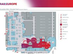 ブラッセルMidi駅に到着。できれば中央駅までもう一駅乗って、そこから歩きたいこところ。ホテルは中央駅から徒歩3分。でも乗り換えがまるでわからない。探していたところ、ベルギー国鉄のチケット販売カウンターの前に女性スタッフが出て、質問の応対をしている。この構内図の赤丸あたりのところ。親切そうに応対しているので、2,3組並んでいるけど、自力よりこれが一番早いと列に並ぶ。順番が来て、「ブラッセル中央駅に行きたいけどどのプラットフォームか分からない」、と聞くと「チケットもっているのか？」「タリスでアムステルダムから来たので、中央駅には行けるはずだ」「OK大丈夫だ。何本もあるので、どれが一番早いか一緒に見てあげる」と何と一緒にプラットフォームを探してくれる。結局3分後出発の列車に乗ることができた。ありがちな、エスカレータが止まっているプラットフォームで、スーツケース上げるの大変だったけど。乗換成功。