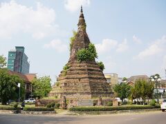 歩いていると突然現れる遺跡。
何の遺跡なのかは分からなかった。
