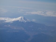 
雪を被った美しい富士山の姿を
見ることが出来ました
10時半頃だったかな

この後は朝早かったので、すっかり寝てしまいました