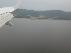 宍道湖の上を降機していきます。