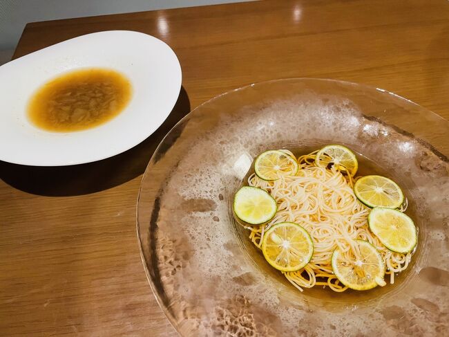 ここから先は「食べたいもの」じゃなくて「まだ食べてないメニュー」を喰らうのだw<br /><br />「凸凹野菜スープ（オニオンスープ）」と「すだちそうめん(あごだし)」。<br /><br />そうめんの盛り付けがキレイ♪<br />お味は・・・一度食べたら満足な感じｗ<br />