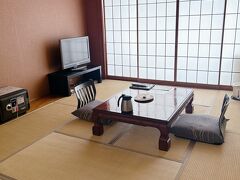 湯田中温泉に到着。
宿泊は一茶のこみち美湯の宿です。
久しぶりの温泉旅館にテンション上がります。