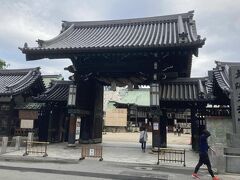 大阪天満宮の表大門
ホテルの近くの大阪天満宮へ。大阪の天神祭が行われる神社。