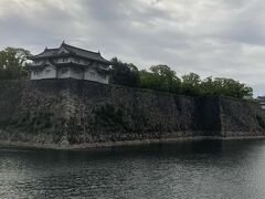 大阪城に来ました。
大阪城は、石垣がすごい。