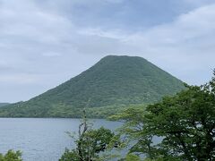 榛名山

郷原駅前まで戻り
28号線を通って榛名湖畔へ
湖畔に車を停めて記念撮影
今日は観光はなし　また来ようね

途中、
鹿の親子が出てきてびっくり
ぶつからなくて良かった～～