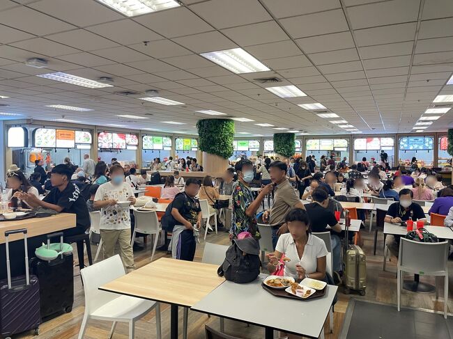 続いてホテルにメールしてこちらも事情説明し、キャンセルは厳しいと思ったので、3週間後に予約を動かせないか相談。<br />すぐに「無理」って返事来たけど、まあホステルだから大した値段じゃないし仕方ない。<br />完全諦められてたのに、数日後agodaから電話が来て、「事情はホテルから聞きました。返金します」と。ビックリ！<br /><br />空港到着から約1時間でここまで片付けて、これ以上やることはないので、Magic Food Pointへ。