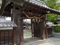松本城の裏手に松本神社と言う神社がありました。
松本城主に縁のある神社です。