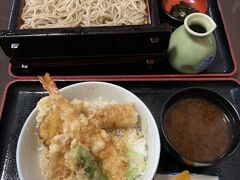 お昼はぼうずへ。