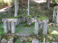 足柄明神跡石祠