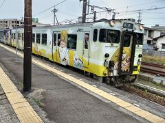 途中駅で鬼太郎列車(砂かけ婆と子泣き爺)と交換☆

この日は米子空港に隣接する自衛隊の美保基地で航空祭があったので、4両編成の臨時列車でピストン輸送していました。