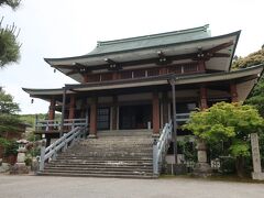 お隣の信行寺。こちらには東宮殿下和倉行啓の際の随行員の控室であった供奉殿が残っているそうです。