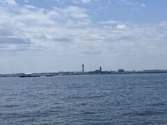 海から見た羽田空港。