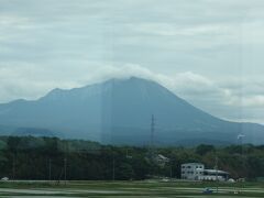 大山(伯耆富士)
標高1,729mの山。鳥取県および中国地方の最高峰。成層火山であるが、活火山としては扱われていない 。グレートトラバースで田中陽希さんが山頂でお祭りの玉串奉典を行ったのを覚えていました。