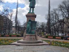 エスプラナーディ公園
ヘルシンキはあちこちに銅像が。