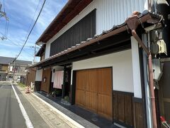 昼食はお茶屋さんが運営する「茶つぼ吉田」でいただきました。
古民家を改装した建物です。

綾部は知る人ぞ知るお茶の産地。