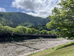 白川郷
合掌造りには行ったことあるけど（覚えてない）
だけどこんな吊り橋は全く知らない
行ったことないのかなぁ？