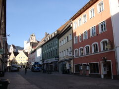 向かう先は勿論ノイシュヴァンシュタイン城ですが、早めにホテルを出てフュッセンの旧市街を少し散策。ライヒェン通りには色とりどりの建物が並んでいます。
