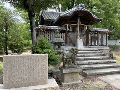 隣には淀藩主であった稲葉氏の稲葉神社