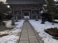 常堅寺の敷地を抜けて