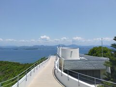 南方熊楠記念館。関内撮影はできませんでしたが、この屋上の景色だけでも見る価値ありです。