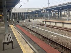 すぐ到着。
ここが北海道の南端か。
突き当りの駅は趣がある。
