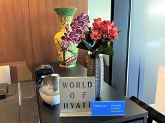 千葉県浦安市『Hyatt Regency Tokyo Bay』1F

『ハイアット リージェンシー 東京ベイ』の【リージェンシークラブ】
の専用レセプションカウンターの写真。

このひとつ前のブログはこちら↓

<『ハイアット リージェンシー 東京ベイ』宿泊記 ① 無料シャトルバス
 【すし絵馬】【鉄板焼 富貴亭】【ガーデンバー】【フィットネスジム】
クラブラウンジ【リージェンシークラブ】のティータイム＆
イブニングカクテルでアルコールを♪>

https://4travel.jp/travelogue/11820530