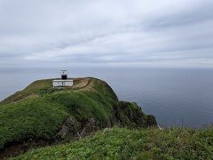 坂をどんどん登ると元地灯台が見えてきました。