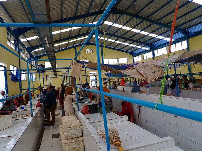 市場の中では、