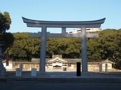 福岡県護国神社を参拝。福岡県出身の英霊をまつっています。