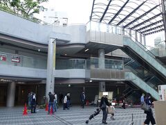 　西大橋駅から地下鉄に乗って京橋駅に到着。当初は大阪城で途中下車の予定でしたが、西区で撤去された建築を探すなど思わぬ時間を取ったため、直接京橋に来ました。