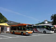 伊豆急下田駅に戻って来ました。
人が居な～い！
ベンチに座るなどしてあんぱんを食べようと思っていたのですが、観光協会の鈴木さん(ジオガイドさんでもある)と話が弾み、早々に乗り込む時間となってしまいました