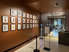 千葉県浦安市『Hyatt Regency Tokyo Bay』1F

『ハイアット リージェンシー 東京ベイ』の【ザ ガーデン 
ブラッスリー&バー】のエントランスの写真。

ヨーロッパのエッセンスを取り入れたオールデイダイニング。
いつ来ても新しい発見があり食べることの喜びを教えてくれる、
ホテルメイドのヨーロッパ料理が気軽に楽しめる
「ザ ガーデン ブラッスリー&バー」へようこそ。
*状況により営業時間が変更となる可能性があります。

＜営業時間＞
6:30～10:00
11:30～14:30
14:30～17:00
17:30～21:00