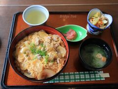 地元鬼北町特産のキジを使ったキジ丼を頂きました。
いつもコンビニおにぎりで済ましているのですが、行程も順調にこなして先が見えてきました。