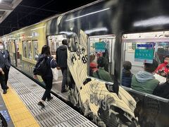 そして、なんと帰りの阪神電車のラッピングが、前回２００５年の胴上げ！！
ビックリしました。こんなのあるんですね。

以上、楽しい甲子園でした。