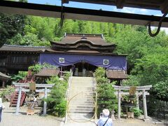 都久夫須麻神社にも参拝。ここもWikiから。
『都久夫須麻神社（つくぶすまじんじゃ）は、日本の近畿地方北東部の、琵琶湖に浮かぶ島である竹生島に鎮座する神社。現在行政区画上では滋賀県長浜市早崎町（旧・東浅井郡早崎村）に属する。竹生島神社とも呼ばれている。神体は竹生島そのもの。』