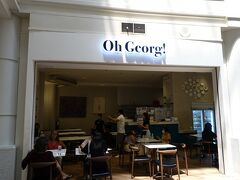 「Oh Georg」
店自体はとても狭いんで、外側にテーブルが張出してます。
