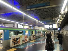 浜松町駅発のモノレールは5時21分発。多分。