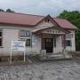 北見滝ノ上駅舎記念館を見学し，往時の鉄道の隆盛に思いを起こす。