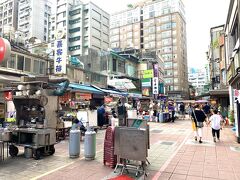 こちらにも商店街と夜市が。

「胃がいくつあっても足らない街」、
それが台北。