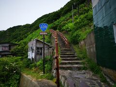 竜飛岬名物の階段国道。